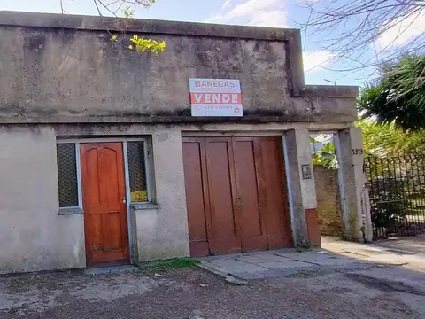 Casa a Reciclar calle 65 entre 134 y 135 Los Hornos