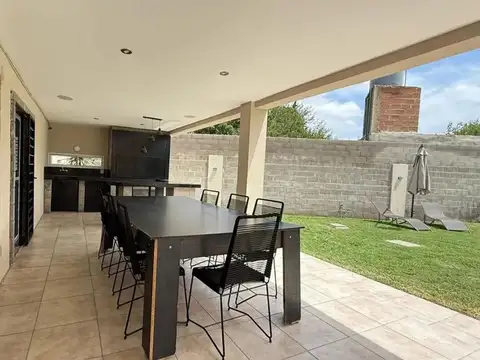 Casa en Venta en Francisco Alvarez, USD 120.000