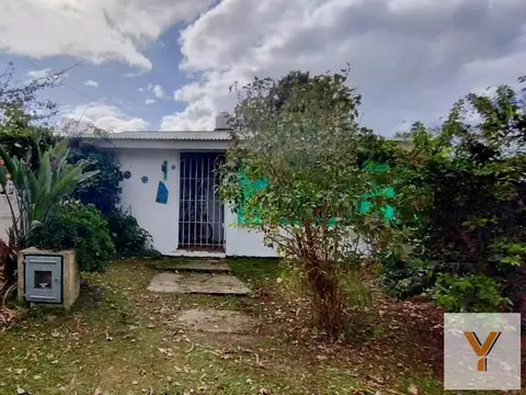 Casa en venta - 2 Dormitorios 2 Baños - Santa Clara del Mar