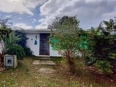 Casa en venta - 2 Dormitorios 2 Baños - Santa Clara del Mar