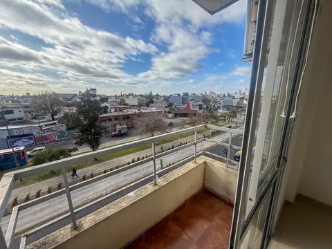 Departamento en Alquiler en Villa Sarmiento, $ 550.000