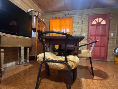 Casa en venta con parque en Carmen de Areco apta crédito