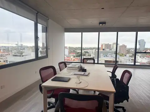 Alquiler Oficina en DOME Esquinero de 60m2 Piso Alto. Atipica y Unica