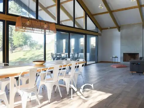 Casa 5 ambientes con 3 baños