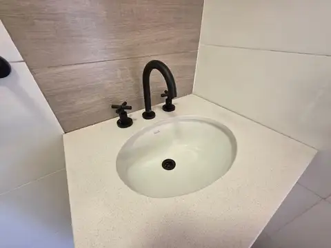 Local en Alquiler en Roldan, $ 800.000
