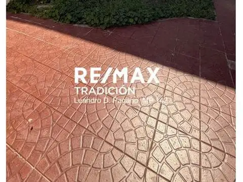 Casa 4 ambientes con 2 baños