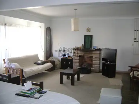 Depto Tipo Casa en Venta de 5 ambientes
