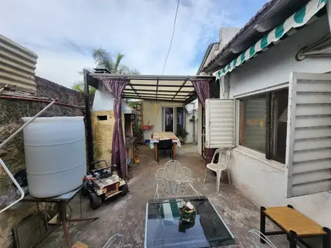 CASA A LA VENTA EN EL CENTRO DE MERLO - BS.AS.