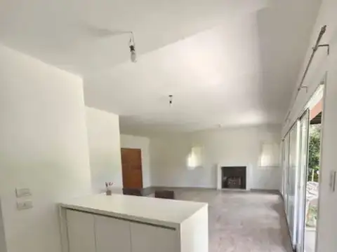 Casa 6 ambientes con 3 baños
