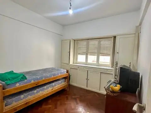 Balcarce 180 , Piso 1