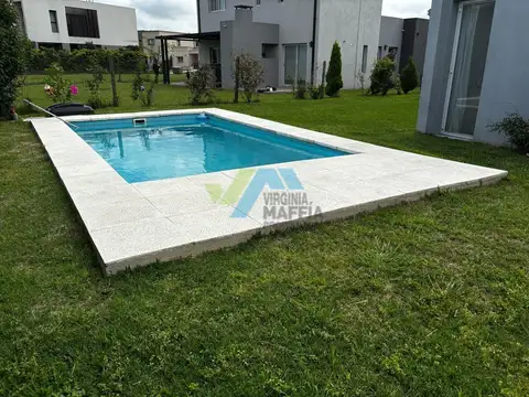 Casa con pileta - PILAR DEL ESTE