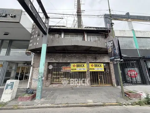 (A REFAC) ESPECTACULAR LOCAL EN HIPOLITO YRIGOYEN AL 8200 - APTO TODO DESTINO 1200 M2 CUBIERTOS