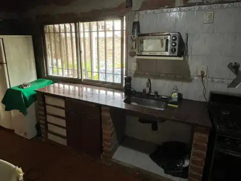 Venta ph 3 amb. cochera. a refaccionar. Virreyes