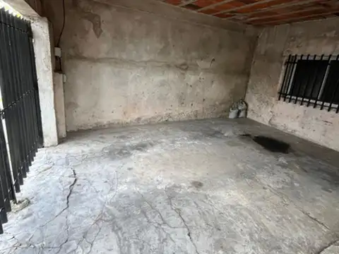 Venta ph 3 amb. cochera. a refaccionar. Virreyes