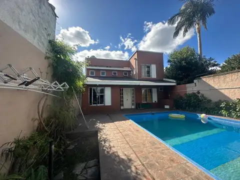 Casa en Venta con 1 cochera