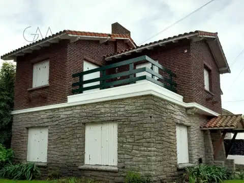 Casa en Alquiler Temporario en Playa Grande hasta 13 personas (Apta Jovenes)