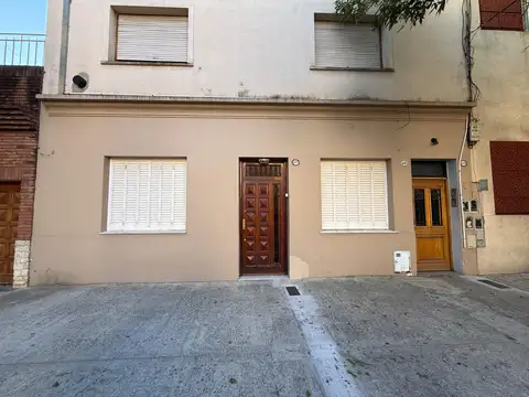 PH EN ALQUILER, AMBIENTES AMPLIOS SIN EXPENSAS