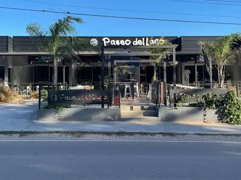 SE VENDEN LOCALES COMERCIALES