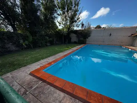 VENTA CASA QUINTA PILETA 1470M2 VILLA UDAONDO