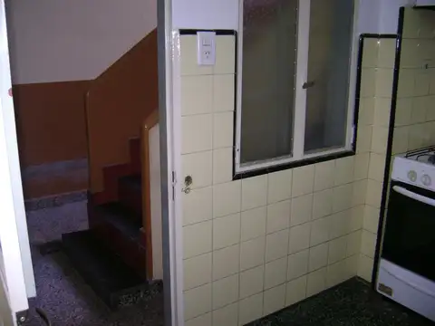 Depto Tipo Casa en Alquiler en Caseros, $ 480.000