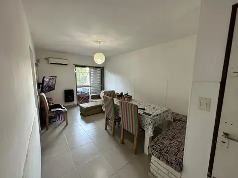 Departamento en venta - 2 Dormitorios 1 Baño - Tres de Febrero