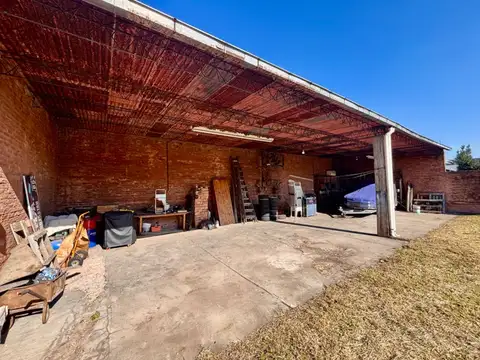 Casa en Venta con 3 cocheras