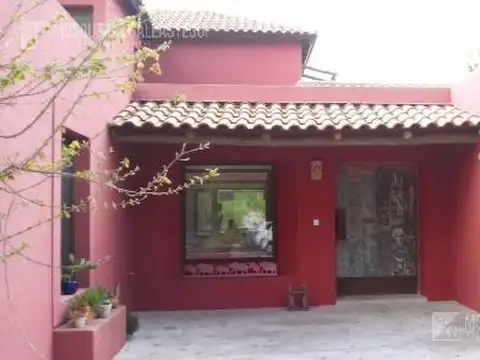 Casa en Alquiler Temporal con 3 cocheras