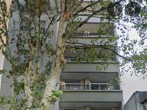 CON PATIO 2 AMBIENTES EN ALQUILER