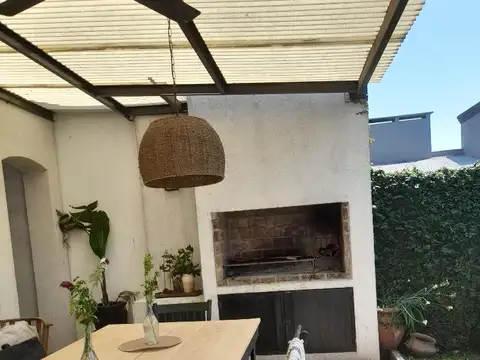 Casa en Alquiler Temporal con 2 cocheras