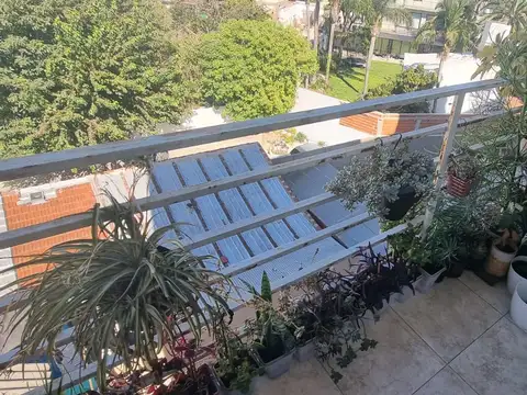 EN VENTA DEPARTAMENTO DE DOS AMBIENTES EN EL PALOMAR CON BALCON CORRIDO Y COCHERA - FICHA 6239