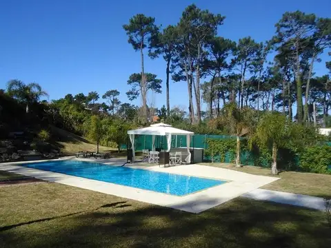 Casa  en Venta en Playa Mansa, Punta del Este, Punta del Este / Maldonado FINANCIAMIENTO