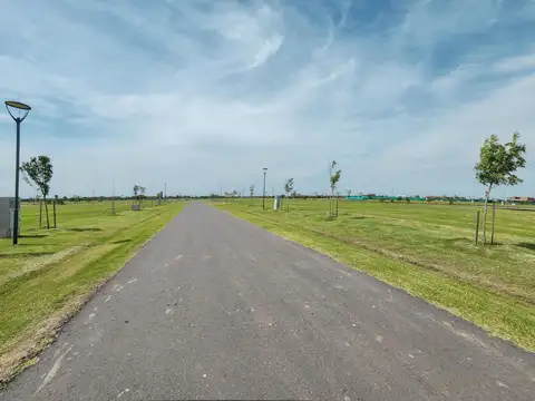 Terreno con fondo reservorio y perfecta ubicación