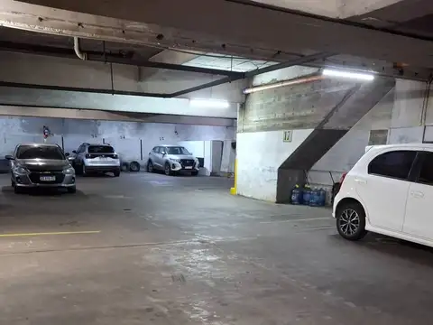 ALQUILER COCHERA EN V. DEL PINO 2400