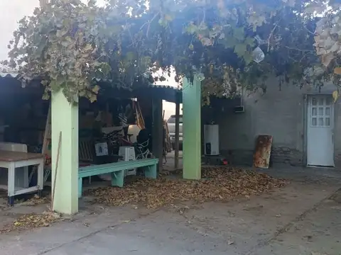 VENTA DE CASA A REFACCIONAR EN TERRENO DE 400MT2