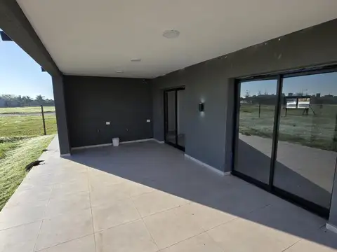 Alfonsín al 1430 Barrio Funes Norte