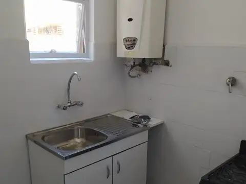 Depto Tipo Casa en Alquiler en Flores, $ 700.000