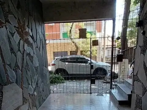 Casa 7 ambientes con 3 baños