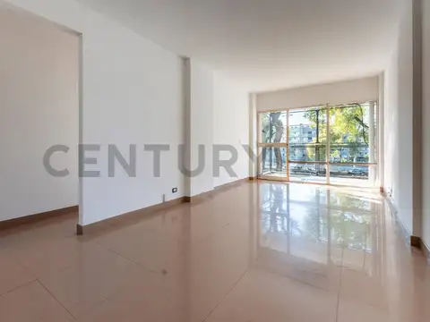 Venta de Departamento 3 Ambientes A REMODELAR en Saenz Peña! con Balcon y Espacio Guarda Coche.