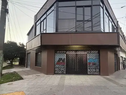 ALQUILER - IMPORTANTE LOCAL COMERCIAL EN ESQUINA - 2 PLANTAS
