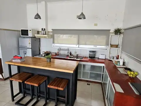 ¡VENTA! Casa de 3 dormitorios, 4 baños con jardín, pileta y quincho con parrillero! El Solar de...