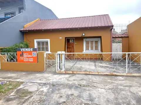 Casa en Venta 5 Amb a Refaccionar Cochera Fondo El Palomar