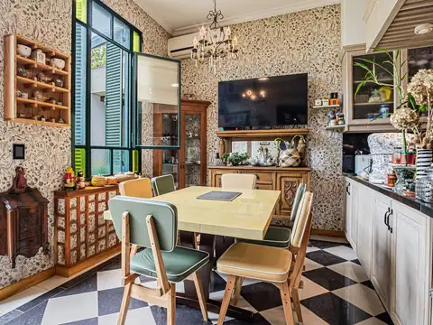 Casa 4 ambientes con 5 baños