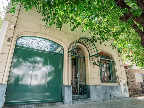 Joaquin V. Gonzalez  al 3700