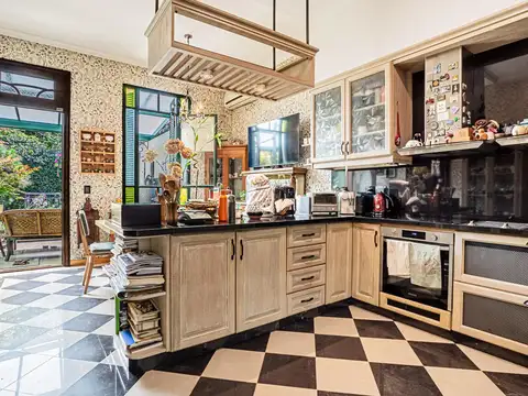 Venta Casa 4 Ambientes con Jardín y Cochera - Villa Devoto