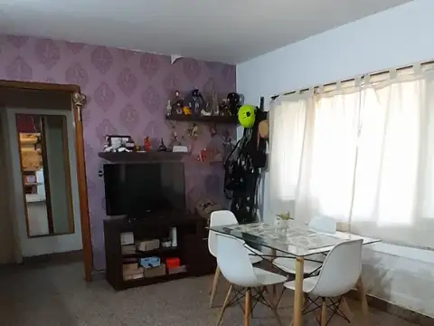 Casa 2 ambientes con 1 baño