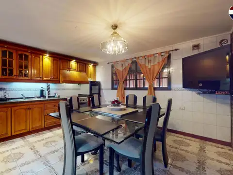CASA EN VENTA BOSQUES 4 DORMITORIOS