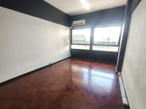 Oficina en  venta en centro de rosario con cochera san martin 800