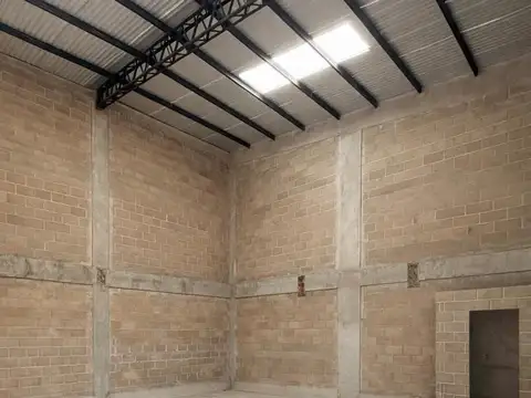 Galpon en Venta 70  mts Fondo
