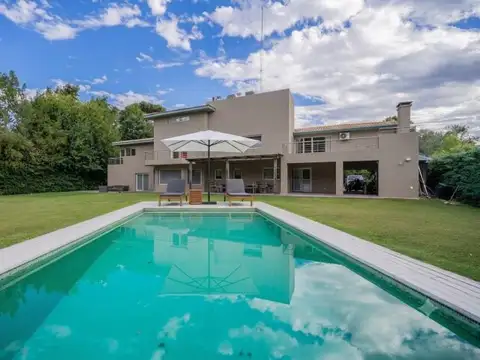 VENTA. CASA. 7 AMBIENTES. LUMINOSA. FINANCIACION. COUNTRY SAN DIEGO. MORENO