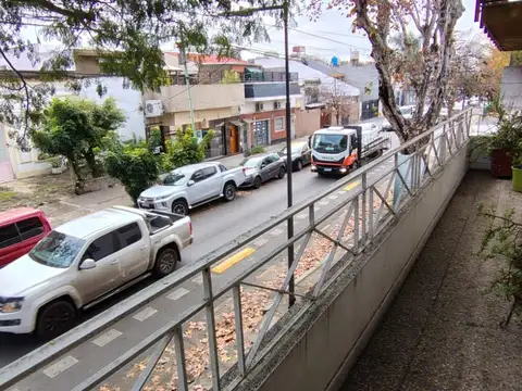 Depto Tipo Casa en Venta en Villa Pueyrredon, USD 235.000